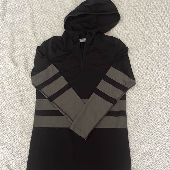 North Face Hooded Longsleeve Base Layer - Picture 4 of 6